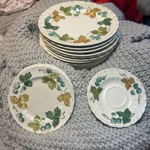 Metlox Vernon Ware Plate Set